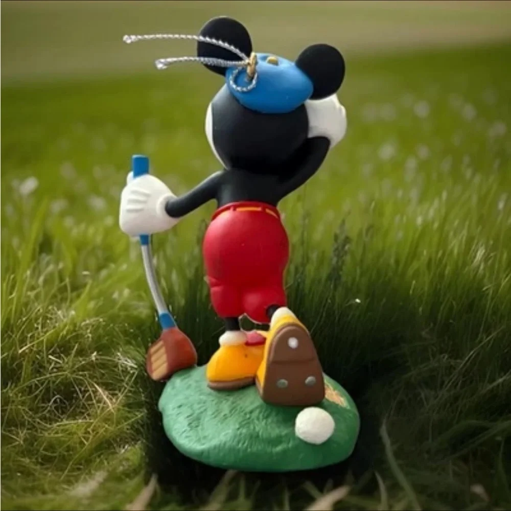 MICKEY'S LONG SHOT Christmas Ornament 1997 HALLMARK KEEPSAKE Mickey Mouse Golfer